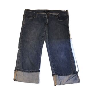 Daisy Fuentes Women's Size 14 32.5-33.5 Blue Denim Mid-Rise Cuffed Capri Jeans